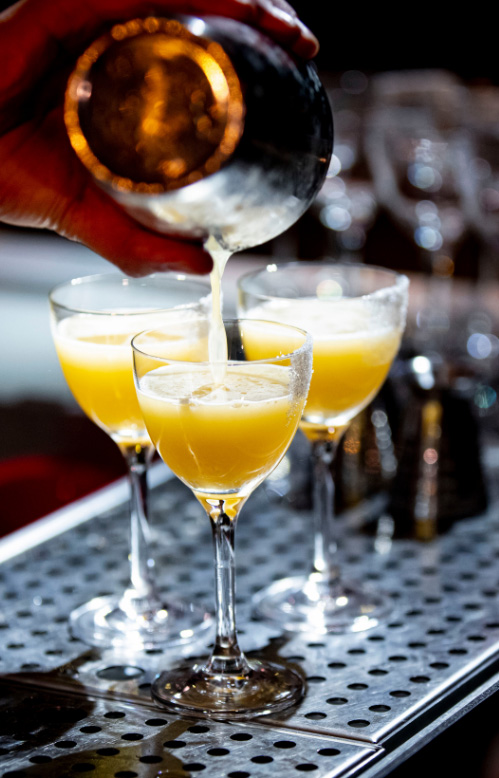 konoisseur bar cocktail event