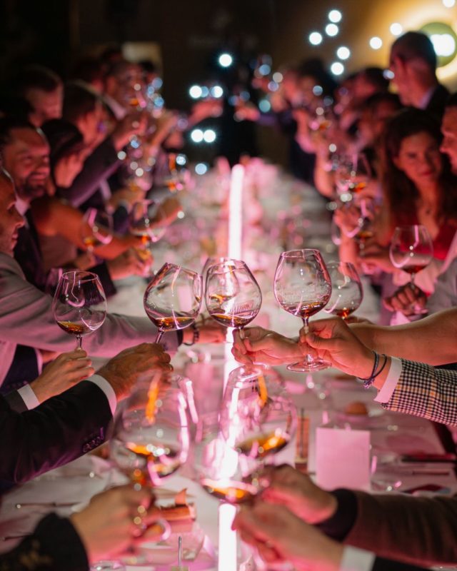 L'excellence au service de l'expérience

Un dîner d’exception, où chaque détail a été pensé pour offrir une expérience inoubliable.

Nous avons eu la chance de collaborer avec Rémy Martin, organisé par l’agence Favoreat, à un événement unique où l'art de la table et la magie du cognac se sont rencontrés dans un moment de partage et d'échange.

Célébrer ensemble l’excellence à chaque toast, à chaque accord, à chaque moment partagé, l’expérience devient inoubliable. 

#RémyMartin #DînerDException #ExcellenceCulinaire #KonoisseurExperiences #createurdexperiencesuniques
